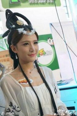 最美伪娘小灿视频,惊艳演绎，最美伪娘风采独占鳌头