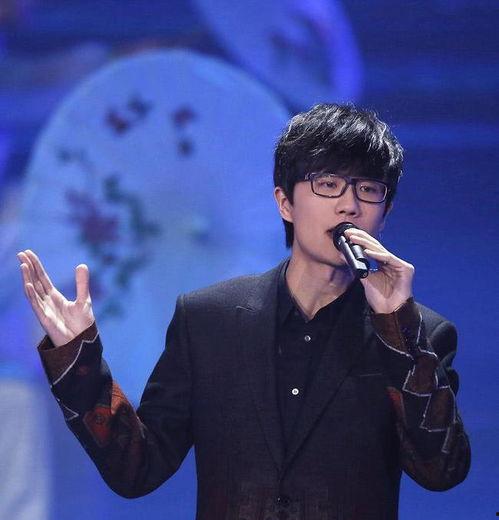 许嵩获奖领奖视频